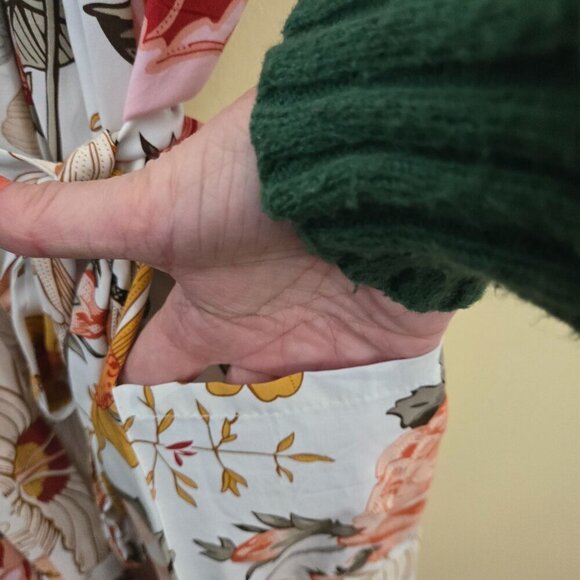 Day Of Blossom Stunning Floral Lightweight Robe Size M/L - Picture 9 of 11